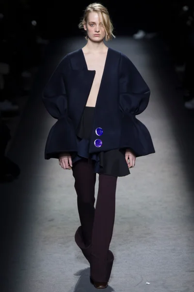 Look 9